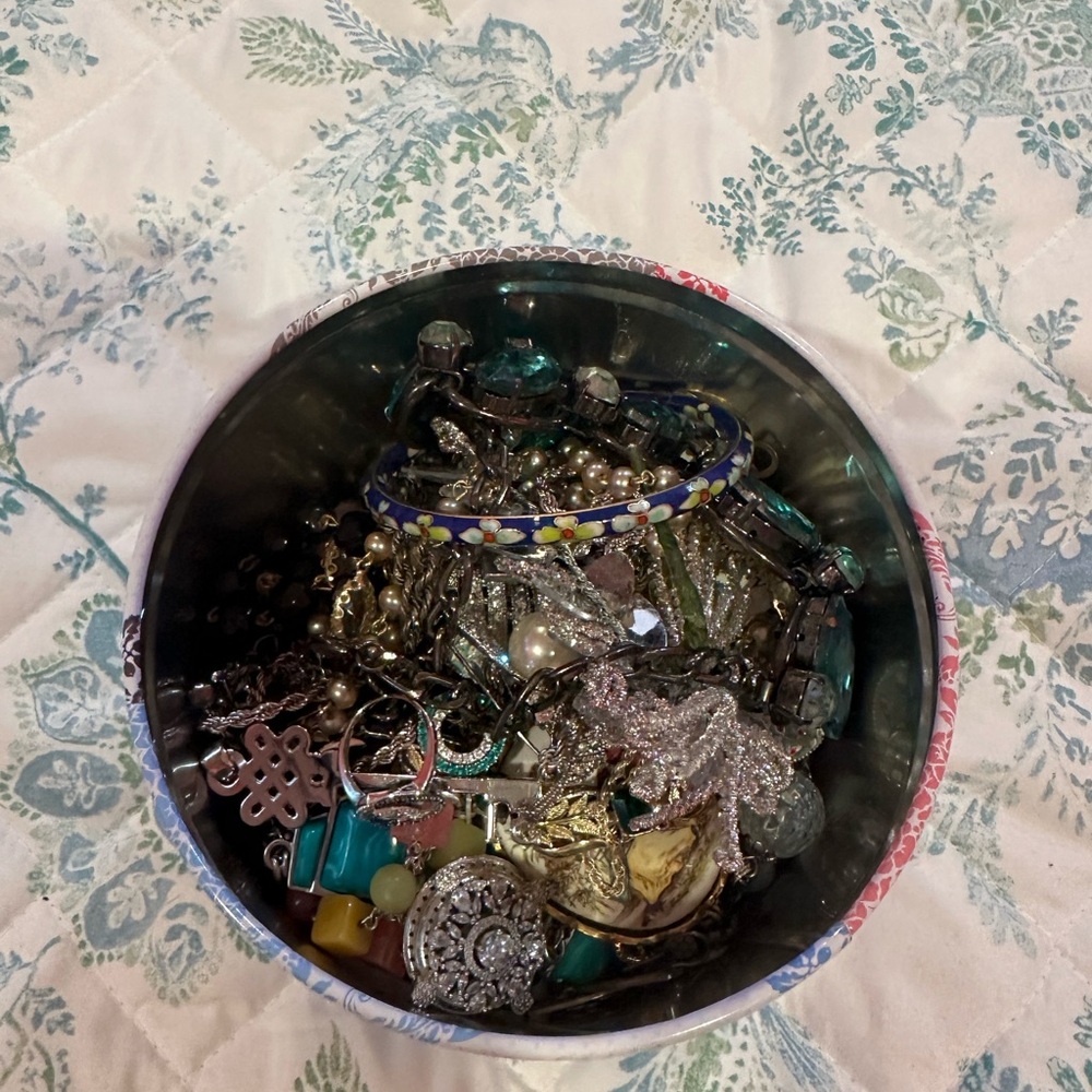 Surprise jewelry mix